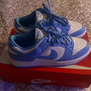 worn 2x UNC NIKE DUNKS size 9